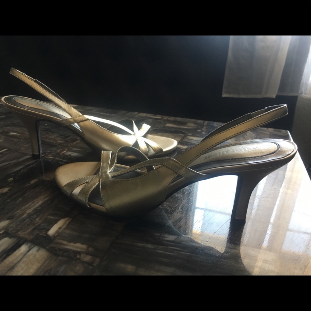 Naturalized N5 comfort straps low/medium heel